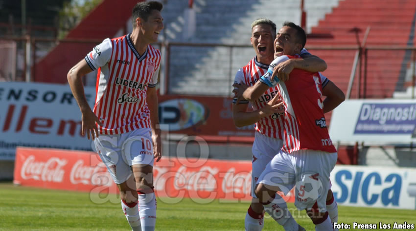 LOS ANDES: Lomas 3G: Ganó, gustó y goleó en el clásico