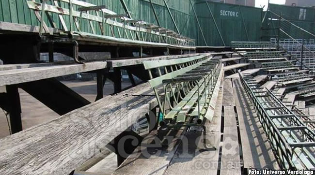 Ferro Carril Oeste arcos de madera - LA NACION